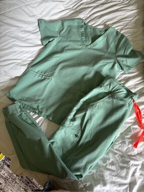 Mint Green Medical Scrub Set - V-Neck Top & Drawstring Pants
